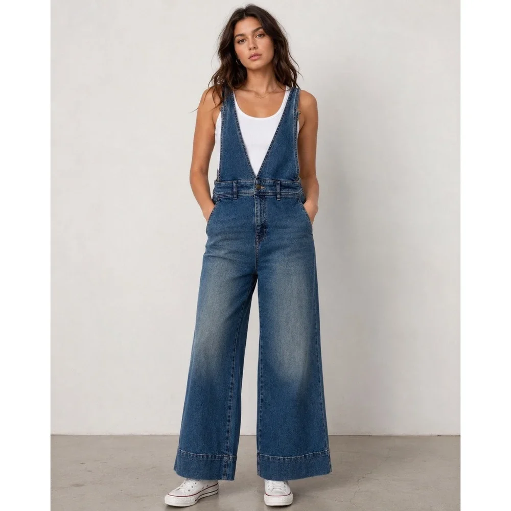 Free People Deep V Wide Leg Denim Overalls Medium‎ Wash Blue Size 2 OB1140994